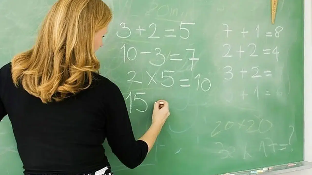 Öğrenciler grevde okula gidecek mi? Grev nedeniyle ders işlenecek mi, okullar tatil mi?