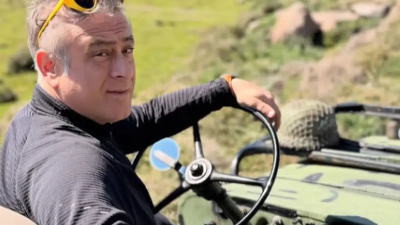 A.B.İ dizisinin İhtiyar'ı Turgut Tunçalp kimdir, kaç yaşında ve nereli?