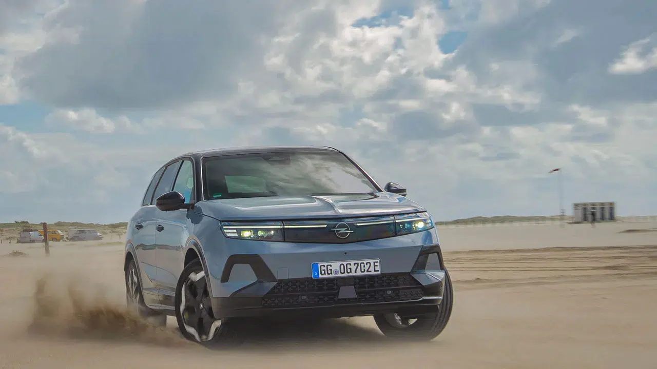 Opel'in Yeni Elektrikli 4x4 Modeli Grandland Elektrik AWD Türkiye'de Satışa Sunuldu