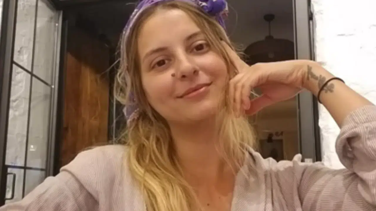 Hepsi Grubu Üyesi Eren Bakıcı'nın Eşi Kimdir? Bursa'daki Yaşamı ve Ailesi Hakkında Bilgiler