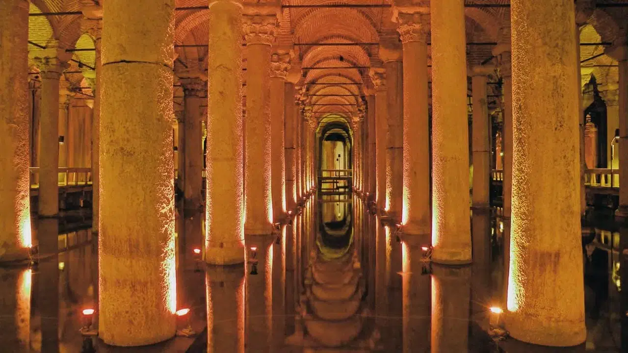 İBB, Yerebatan Sarnıcı'nda Türk Ziyaretçiler İçin Giriş Ücretini Neden 1 TL'ye Düşürdü?