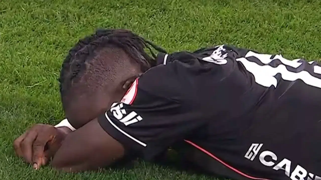 Beşiktaşlı Olaitan, Konyaspor maçının ardından gözyaşlarına boğuldu