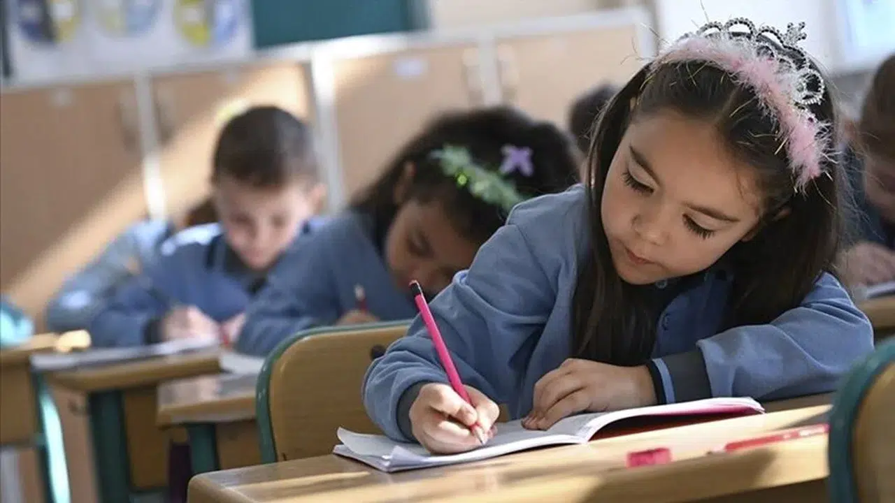Yarın okullar tatil mi? Gaziantep ve Şanlıurfa'da Cuma günü okullar var mı?