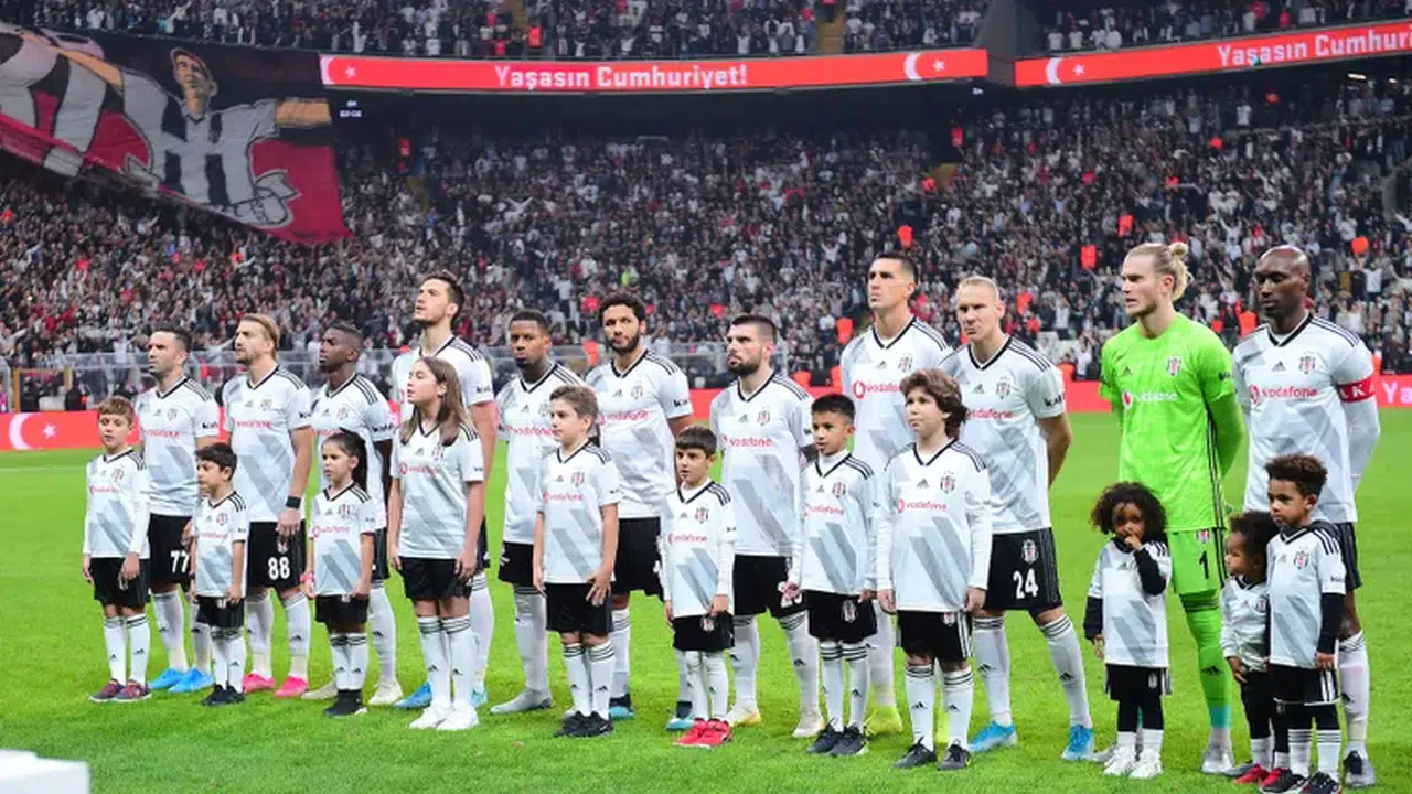 Beşiktaş’ta kadro temizliği : 9 isimle yollar ayrılıyor!