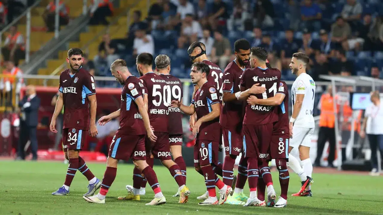 Trabzonspor, yeni sezon için Brady Manek ile anlaşmaya çok yakın