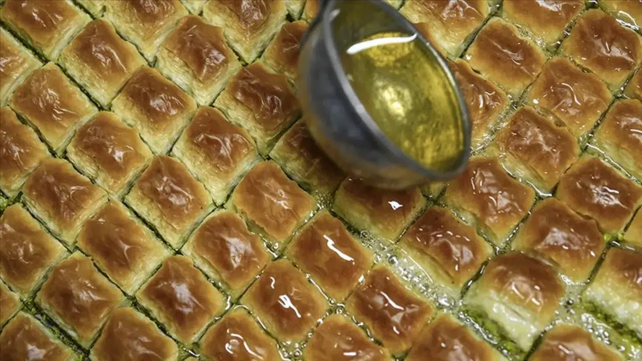 Gaziantep baklavasında kurban bayramı için günlük üretim rekoru nasıl elde ediliyor?
