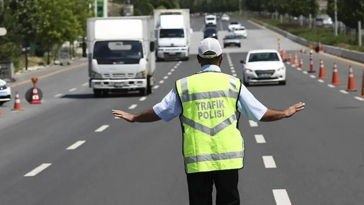 İstanbul'da 19 Mayıs'ta hangi yollar trafiğe kapalı olacak ve ne zaman açılacak?