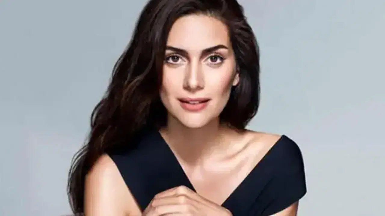 Ünlü oyuncu Bergüzar Korel kimdir, kaç yaşında, nereli ve neden gündemde?