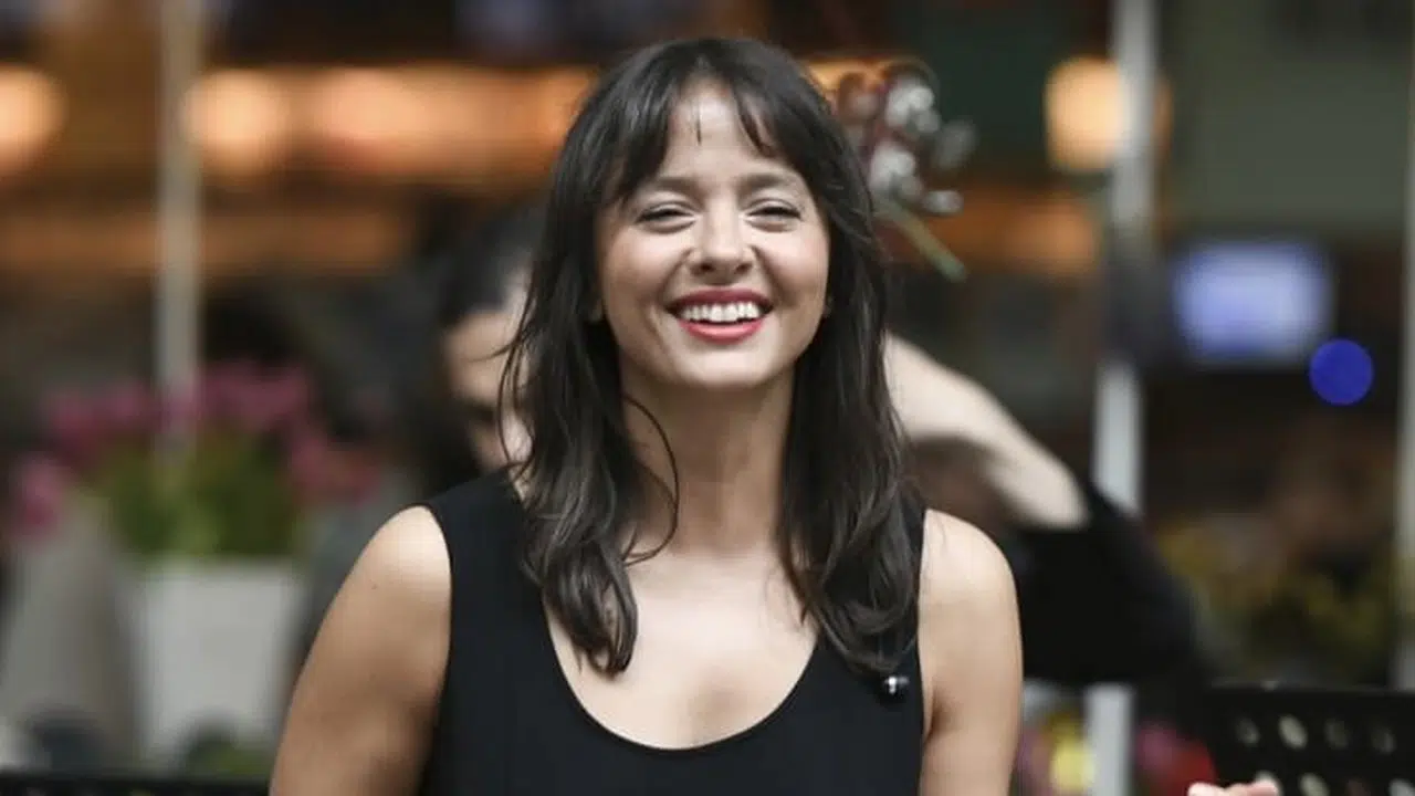 Zeynep Özyılmazel’in Hayatı: Kimdir, Kaç Yaşında, Nereli ve Mesleği Nedir?