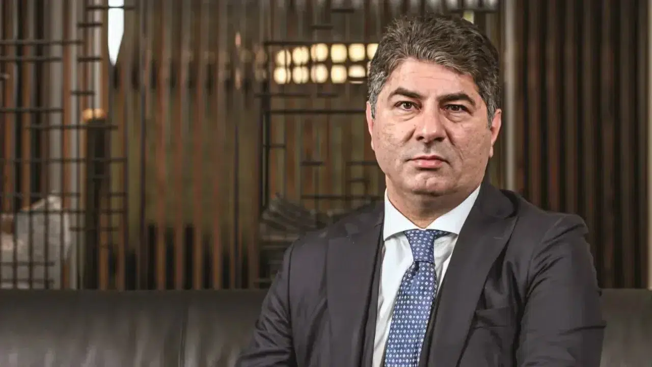 Hakan Safi kimdir, kaç yaşında, nereli ve evli mi? Serveti ne kadar, mal varlığı neler?