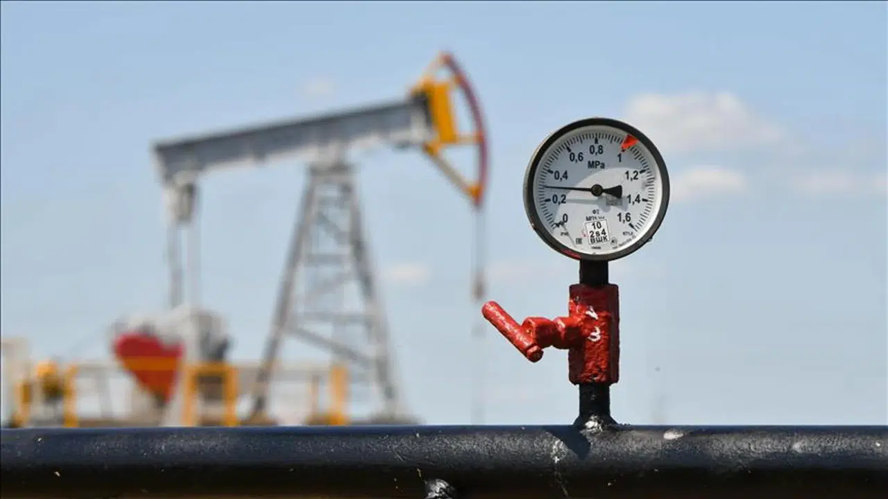 Petrol fiyatları neden düşüyor? İran ve İsrail'in grevleri d