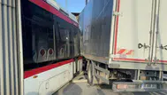 Samsun'da tramvay ile kamyon çarpıştı : Yaralılar var