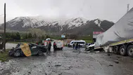 Bitlis Tatvan’da feci kaza : Tırla otomobil çarpıştı, 2 ölü, 1 yaralı