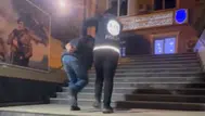 Sosyal medyada polis yeleği giyerek yayın yapan şahıs Avcılar'da yakalandı