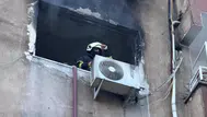 Diyarbakır'da apartman yangını : İtfaiye eri yaralandı, 2 kişi dumandan etkilendi