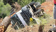 Muğla Datça'da kaza : Kamyon uçuruma yuvarlandı, sürücü yaralandı