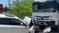 Sivas'ta otomobil ile tır çekicisinin çarpıştığı kazada sürücü hayatını kaybetti