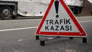 Küçükçekmece'de kaldırıma çıkan otomobil esnafa çarptı : Yaralı esnaf sürücüden şikayetçi oldu