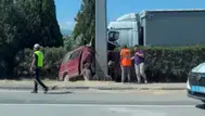 Kocaeli'de panelvan yön tabelasına çarptı : 1 ölü, 2 yaralı