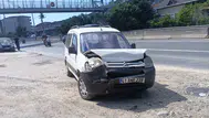 Kocaeli'de hafif ticari araç otomobile arkadan çarptı : 2 yaralı