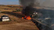 Kırıkkale'de sigara izmariti yangın çıkardı : Alevler ev ve mandıraların yakınına kadar ilerledi