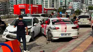 Hatay'da gelin arabası ile otomobil çarpıştı, 1 kişi yaralandı