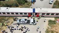 Muş'ta tren otomobile çarptı: 3 yaralı