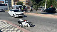 Kütahya'da otomobil ile çarpışan motosiklet sürücüsü yaralandı