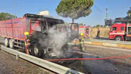 Balıkesir Gönen'de seyir halindeki kamyon alev topuna döndü