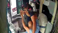 Adana’da ambulans şoförü, özel halk otobüsü sürücüsünü darbetti