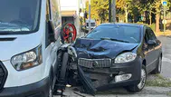 Bursa'da kaza : Motosiklet 2 araç arasında sıkıştı