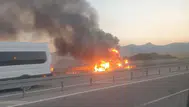 Muş'ta seyir halindeki araç alevlere teslim oldu