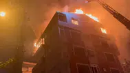Güngören'de 5 katlı binanın çatısı alev alev yandı