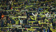 Fenerbahçe taraftarları, Eyüpspor maçında oyuncuları protesto etti