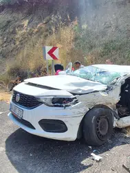 Tunceli'de korkunç kaza! Otomobil ile kamyonet çarpıştı: 3 kişi yaralandı