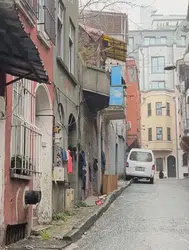 Beyoğlu'nda 6 aylık bebek yüksek ateşten öldü : Anne ve bakıcı tutuklandı