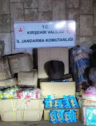 Kırşehir'de jandarma ekipleri 2 milyonluk faturasız ürün ele geçirdi