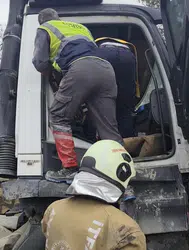 Hatay'da beton mikseri ve otomobil çarpıştı : 2 kişi yaralandı