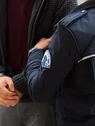 Fatih'te döviz bürosuna silahlı saldırı düzenleyen şahıs gözaltında