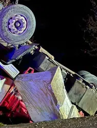 Alanya’da kamyon şarampole yuvarlandı : 1 ölü, 1 yaralı! Yaylakonak'ta feci kaza