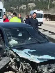 Amasya’da trafik kazası : Otomobil ile kamyonet çarpıştı, 3 kişi yaralandı