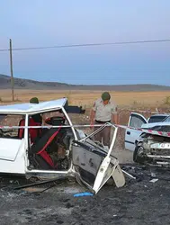 Diyarbakır'da düğün konvoyunda kaza paniği : 3 kişi yaralandı