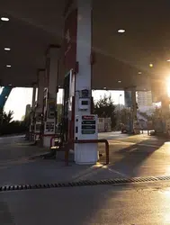 Bilecik'teki benzin istasyonu savaş alanına döndü : Silahlı bıçaklı kavgada 3 yaralı