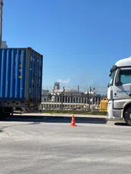 Kocaeli'de feci kaza : Sürücü 2 tırın arasında kalıp, hayatını kaybetti