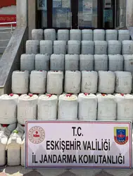 Eskişehir'de bir araçta 2 bin litre sahte sıvı gübre ele geçirildi