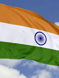 Hindistan'da yangın : Yeni Delhi'de 4 katlı apartman yandı