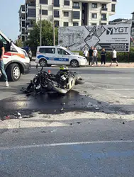 Antalya'da kaza : Kamyonet ile motosiklet çarpıştı