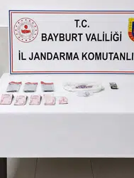 İstanbul’dan Bayburt’a uyuşturucu getiren 3 şüpheli operasyonla yakalandı
