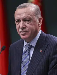 Cumhurbaşkanı Erdoğan, anne ve babasının kabirlerini ziyaret etti