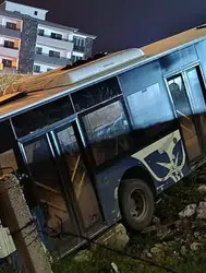 Elazığ'da kaza : Halk otobüsü şarampole uçtu
